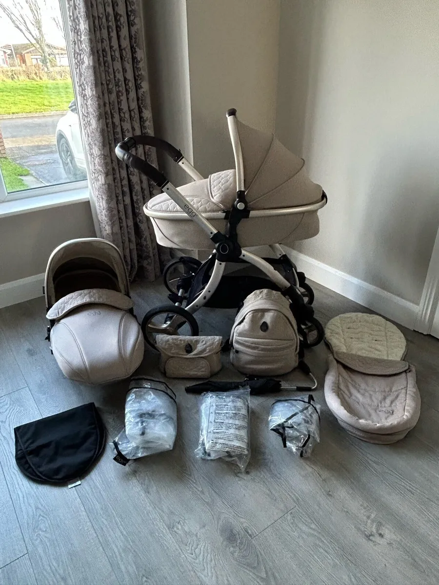Egg 2 Travel System in Feather - Image 1