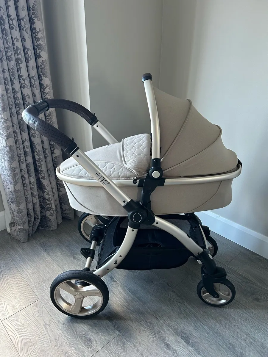 Egg 2 Travel System in Feather - Image 2