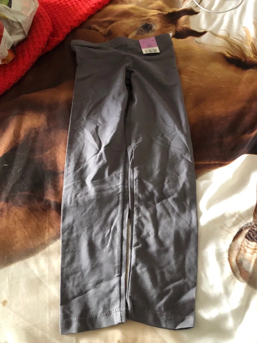 Girls BNWT legging age 6/7 €3 - Image 3
