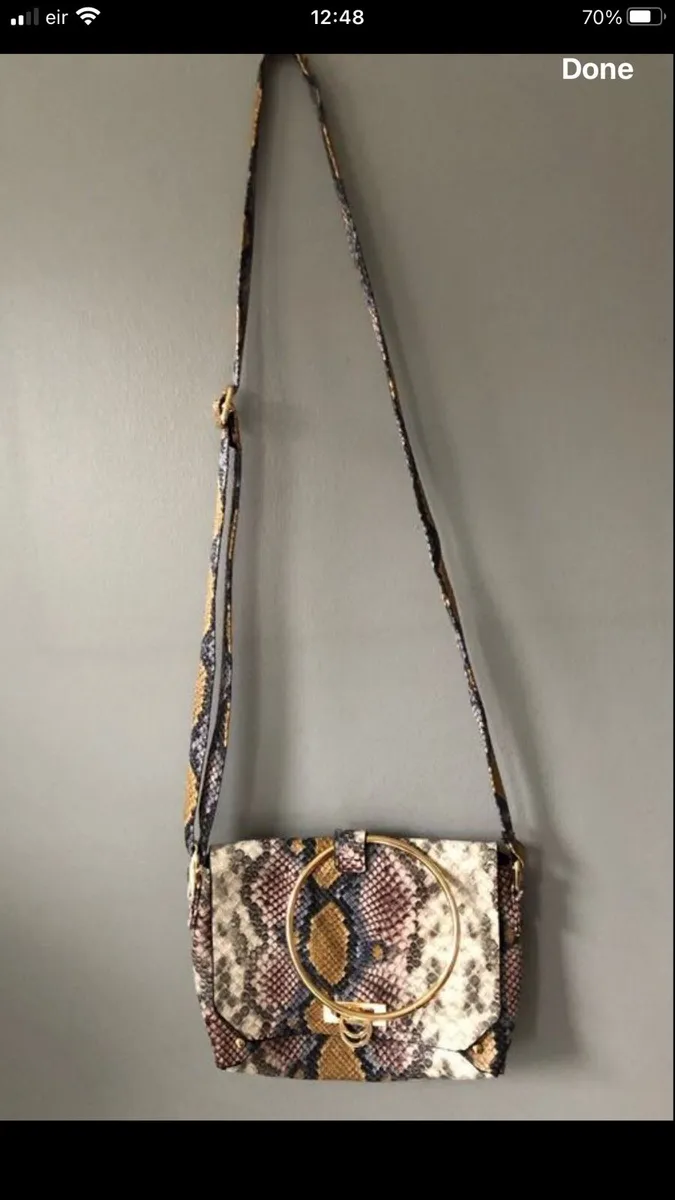 Ladies stunning bag €5 - Image 2