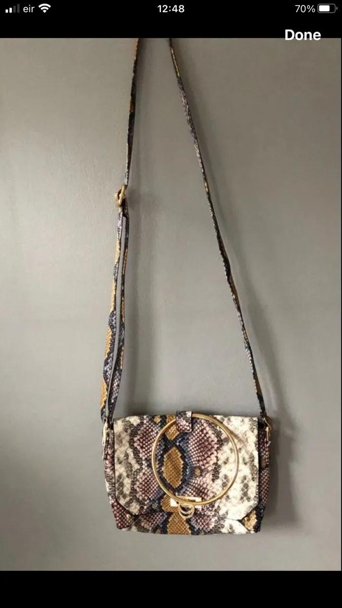 Ladies stunning bag €5 - Image 4