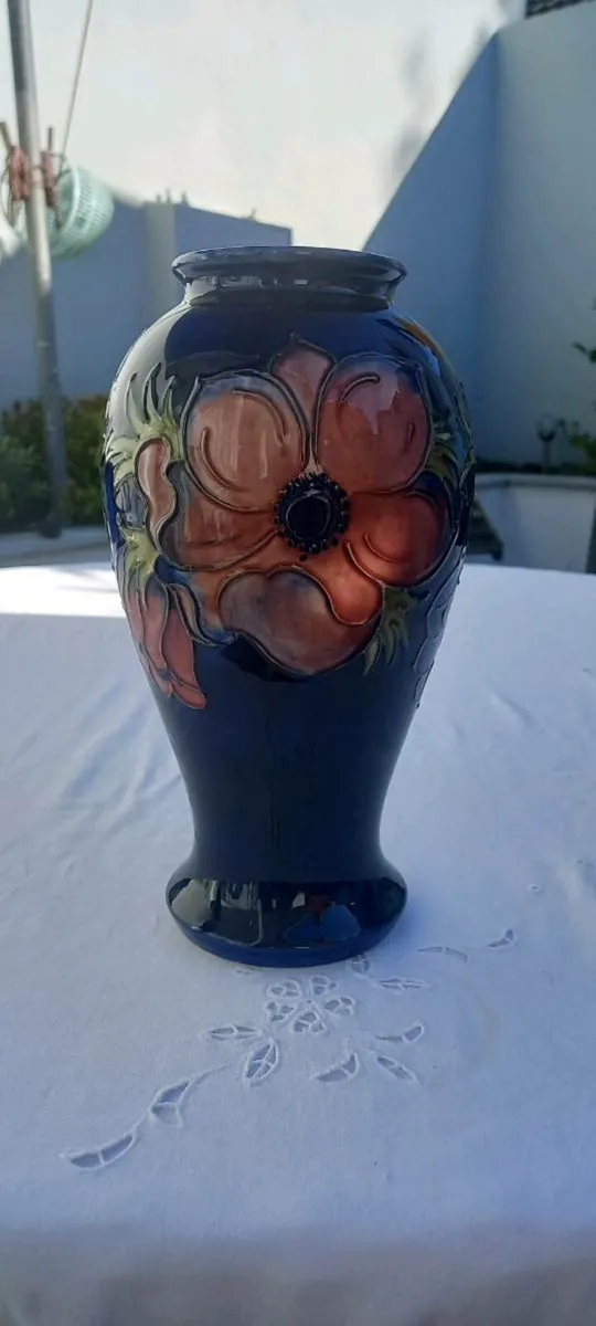 Beautiful Vintage signed William Moorcroft Vase - Image 1