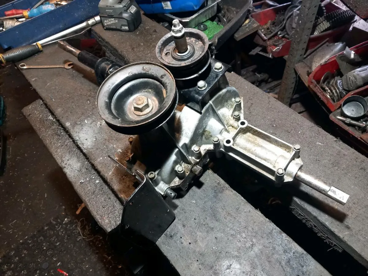 Cub cadet LT1/LT2 transmission repairs - Image 3