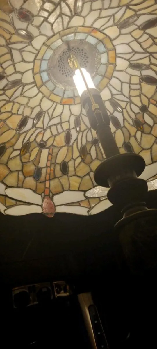 22INCH WIDE TIFFANY TALL LAMP - Image 2