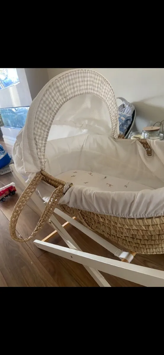Moses basket and stand - Image 2