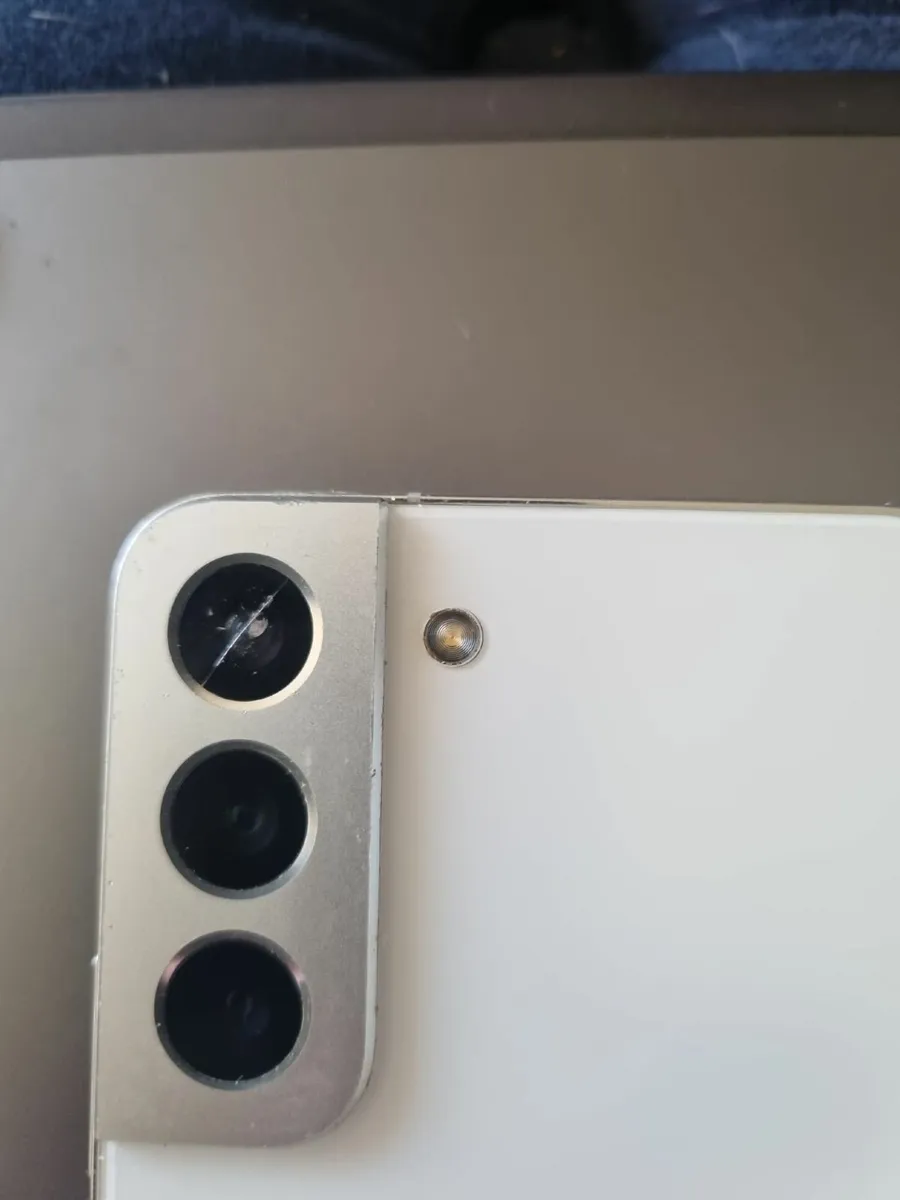 Samsung 22 128GB Unlocked - Image 3