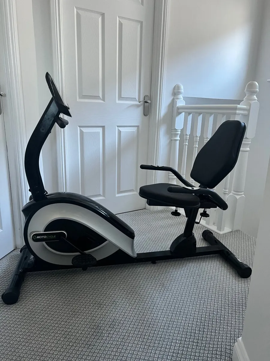 Recumbent exercise bike - Image 1