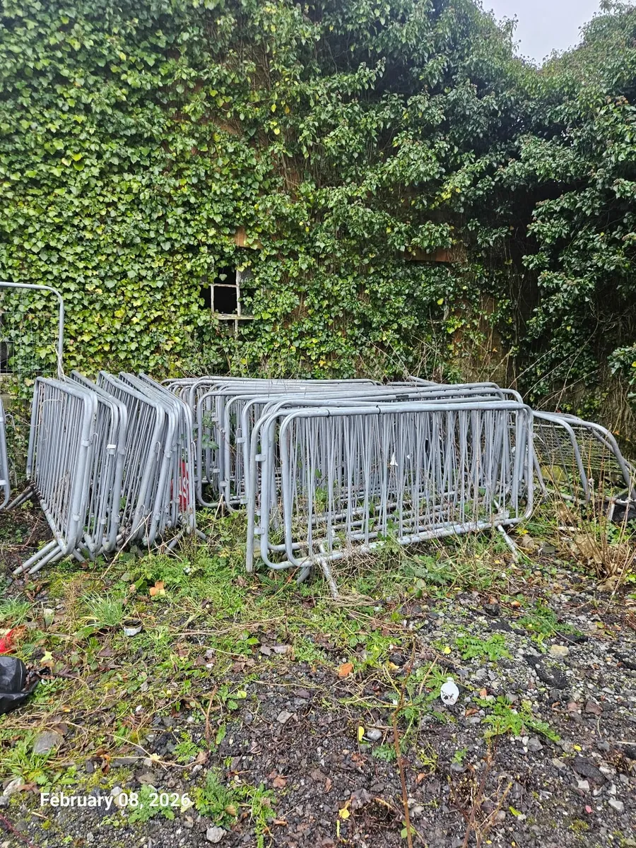 Pedestrian fences - Image 2