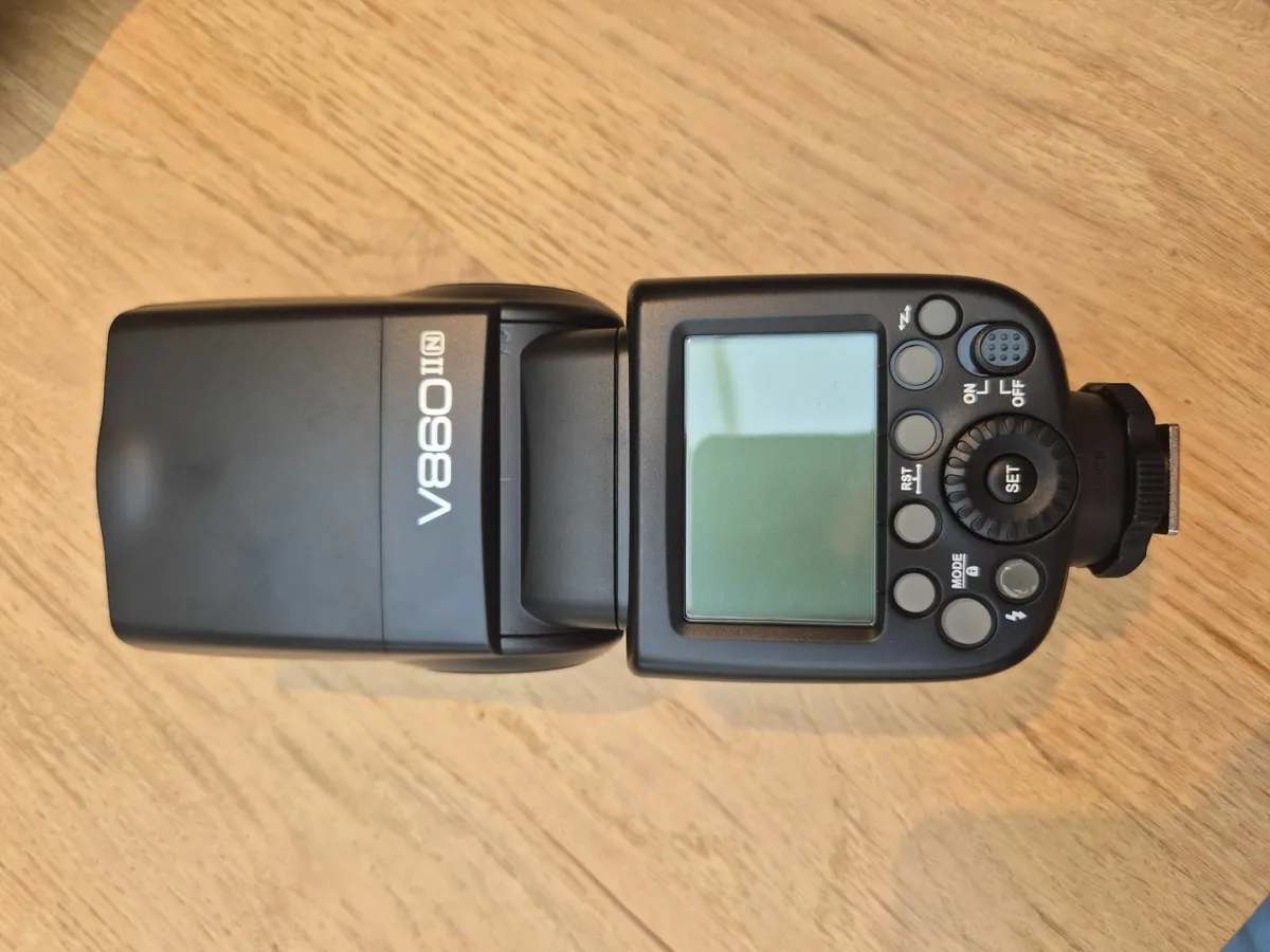 Nikon Z7 + 24-70mm f/4 S + Godox Flash – Excellent - Image 4