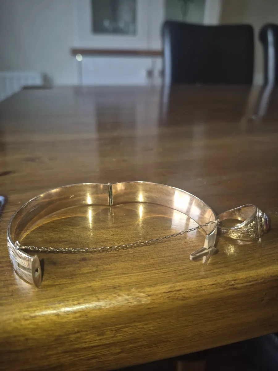 Gold plated bracelet and  gold plated ruby ring - Image 4