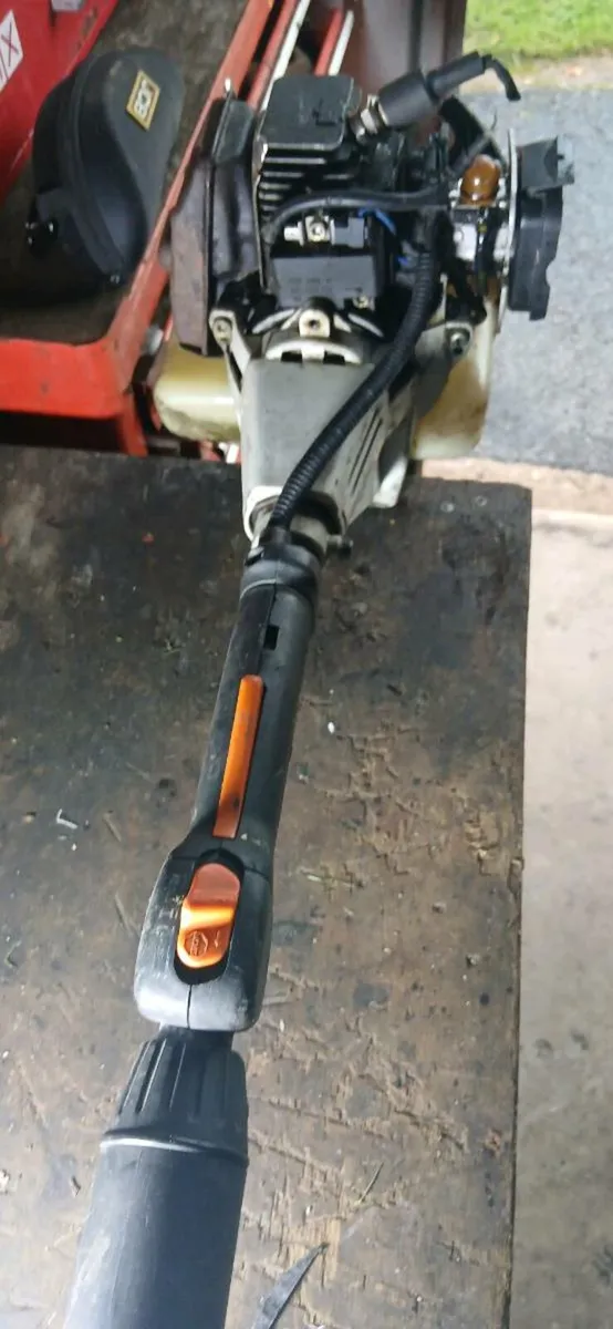 Stihl HT75 3.9m pole saw - Image 2