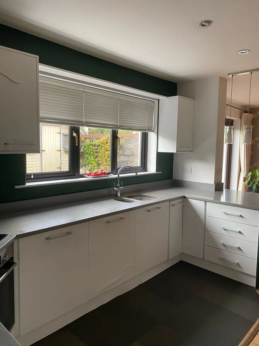 Kitchen and quartz worktop - Image 2
