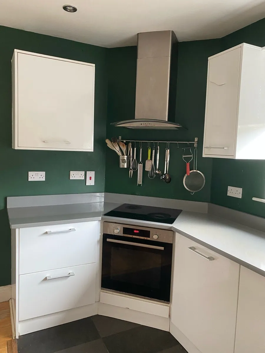 Kitchen and quartz worktop - Image 4