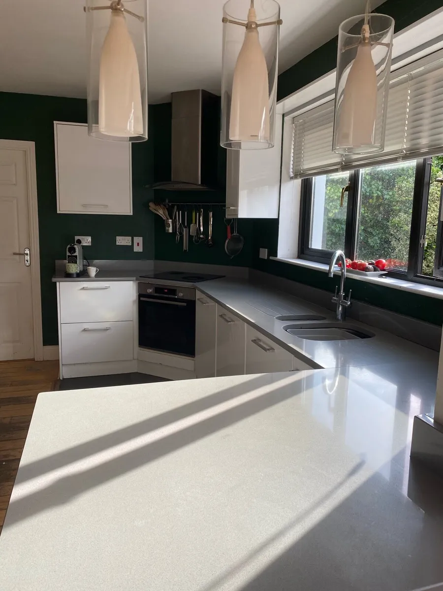 Kitchen and quartz worktop - Image 3