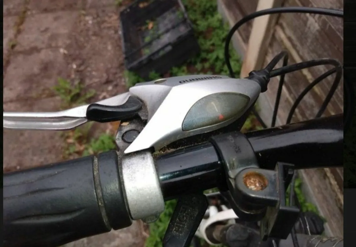 Claud Butler Explorer 400 Hybrid ladies bike - Image 2