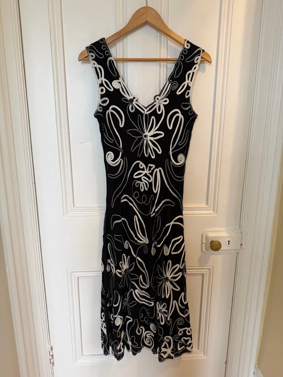 Formal woman's dress - Image 2