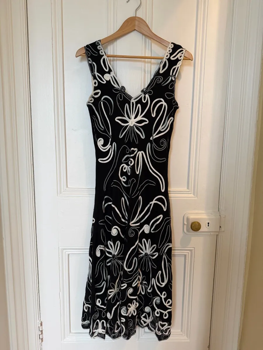 Formal woman's dress - Image 1