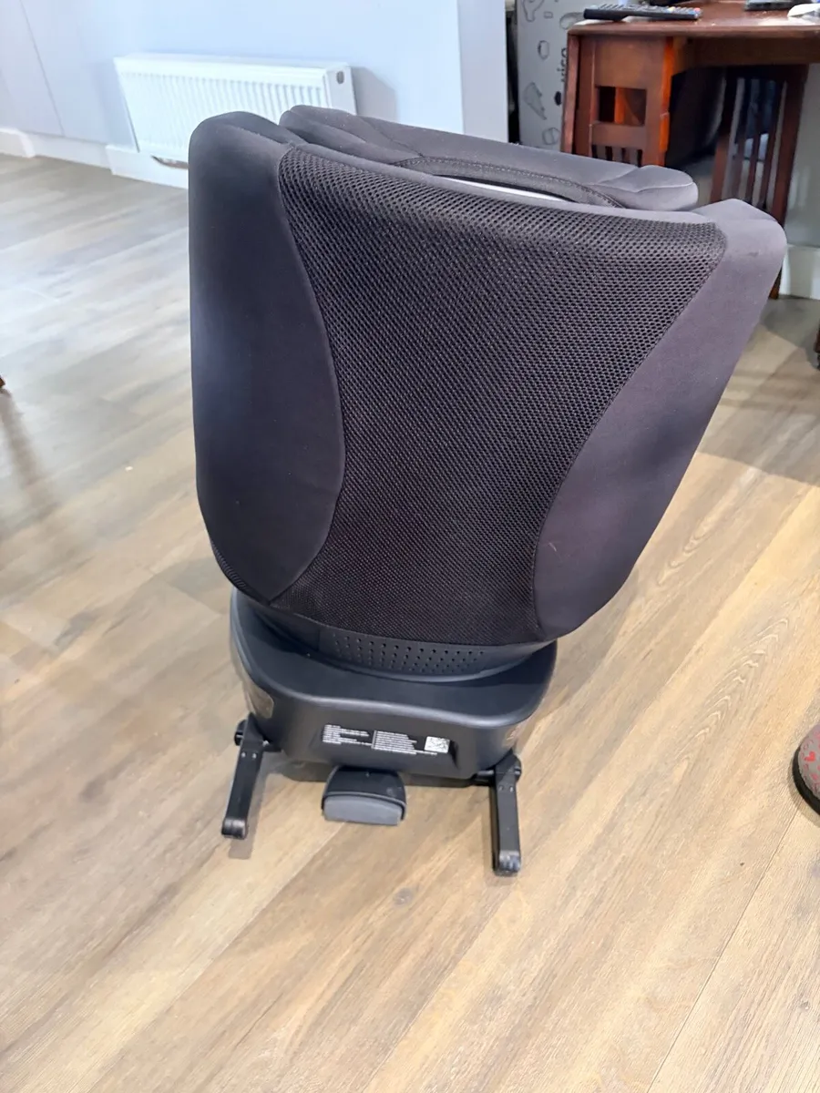 Joie I-spin 360 swivel car seat - Image 4