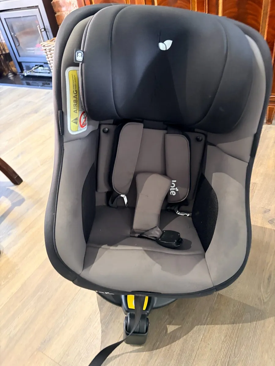 Joie I-spin 360 swivel car seat - Image 1