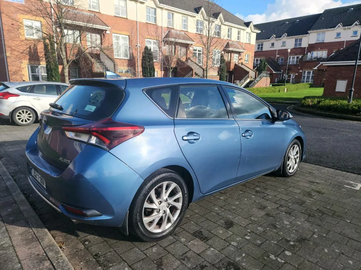 Toyota Auris 1.6 D4D Diesel Business edition - Image 4