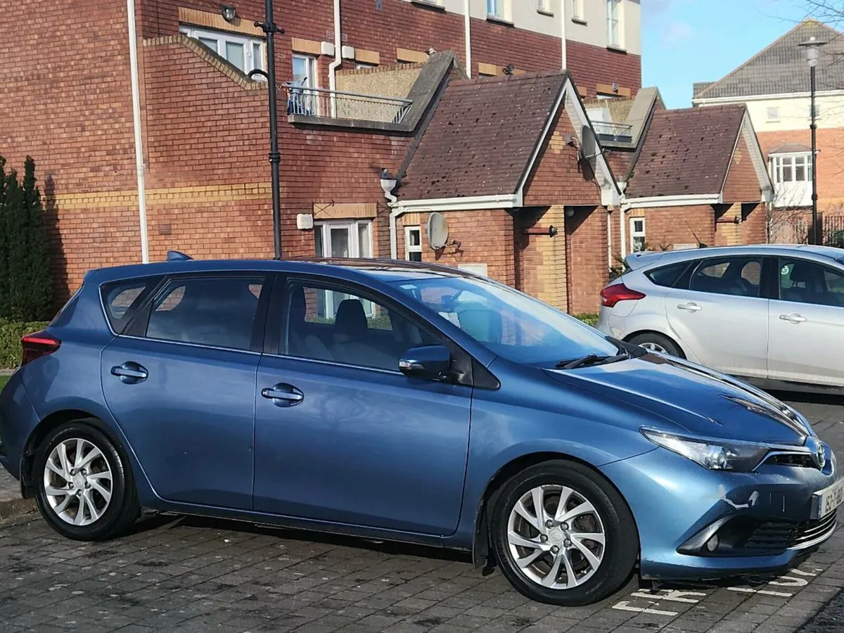 Toyota Auris 1.6 D4D Diesel Business edition - Image 2