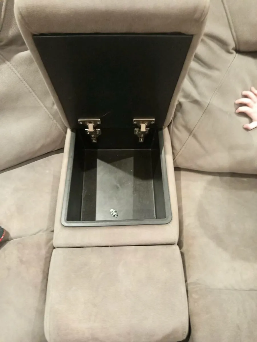 L shaped sofa - Image 4