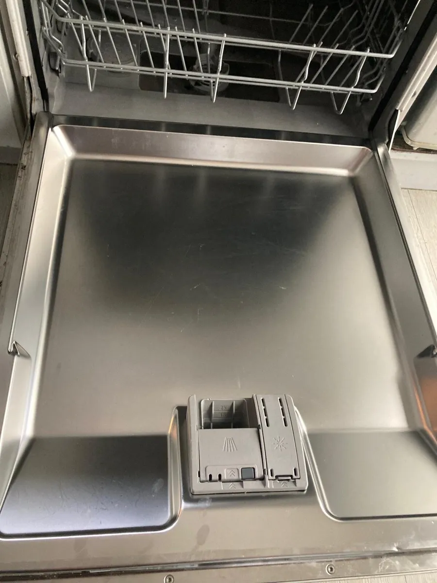 Bosch Dishwasher - Image 4