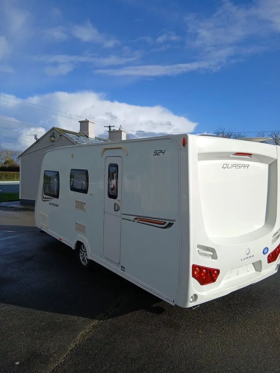 BEAUTIFUL 2013 4 BERTH LUNAR QUASAR CARAVAN. - Image 4