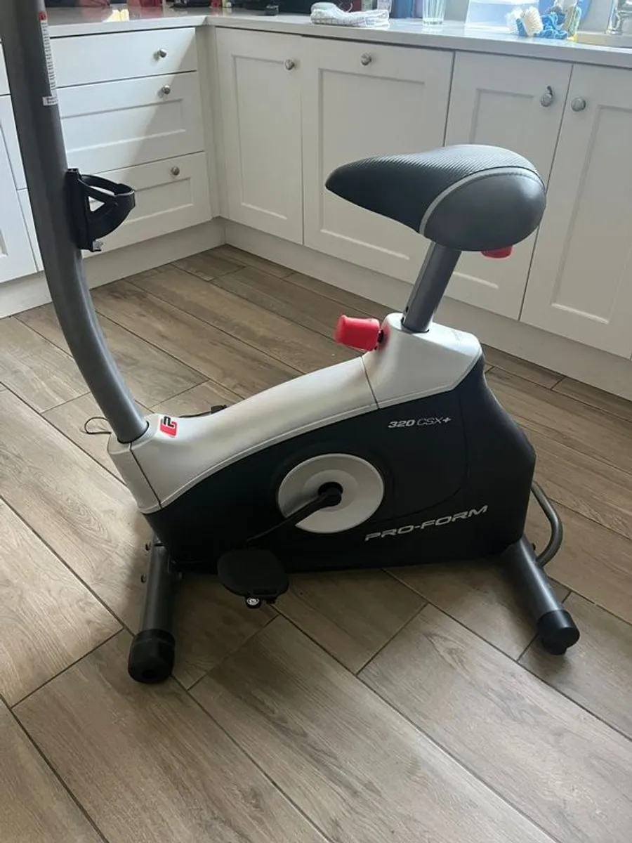 ProForm 320 CSX Plus Upright Exercise Bike in Excellent Condition - Image 3