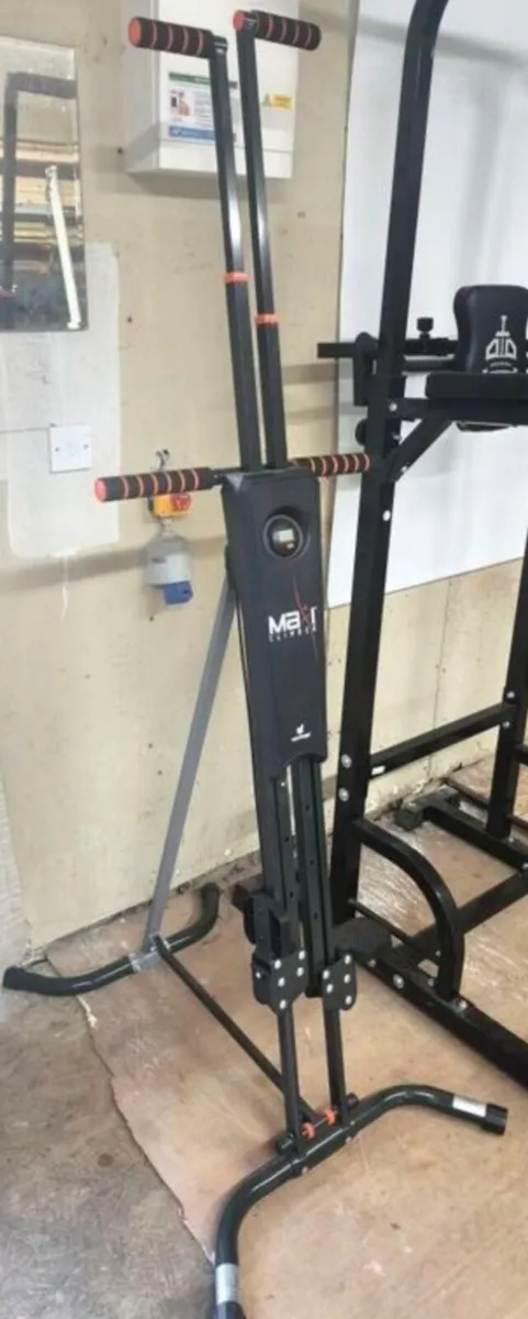 Vertical Climber - Image 1