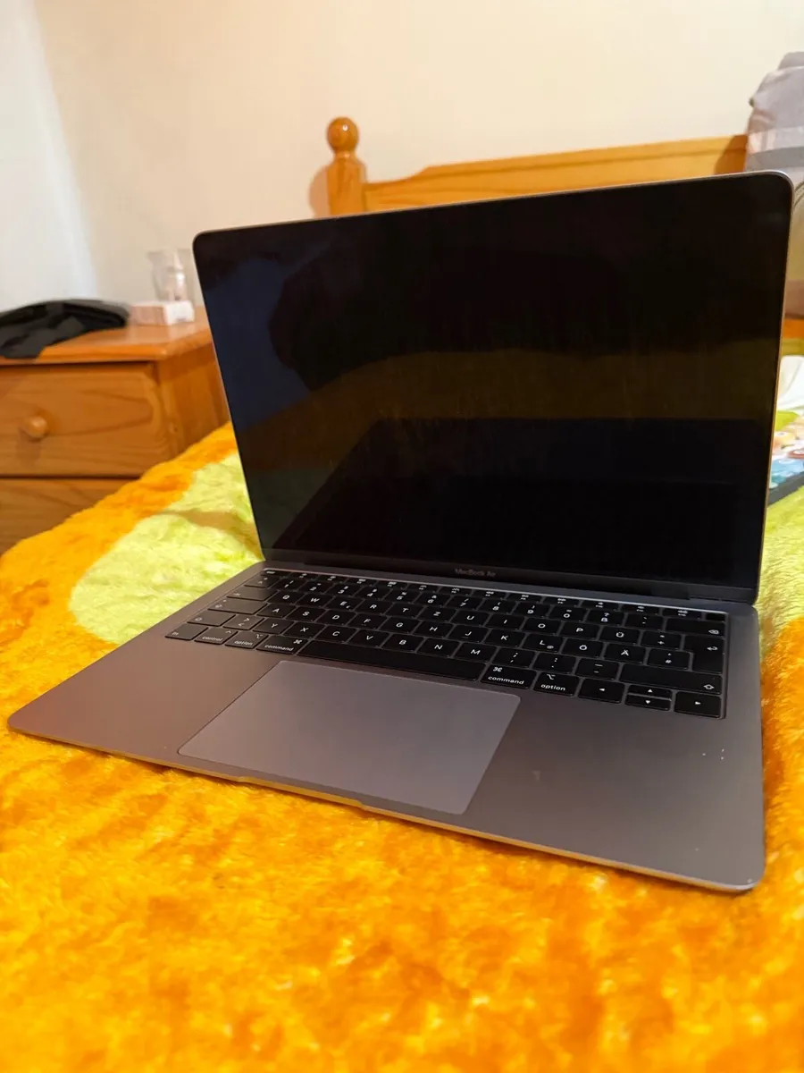 Macbook Air M1 Liquid Damaged - Image 4