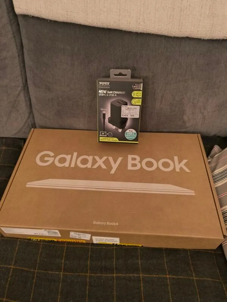 Samsung Galaxy Book4 Core 5 8GB/256GB/ silver usually 900euros - Image 3