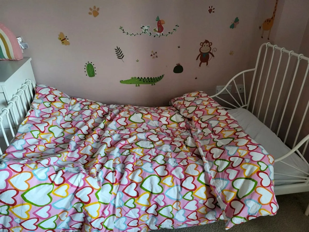 Kids bed - Image 1
