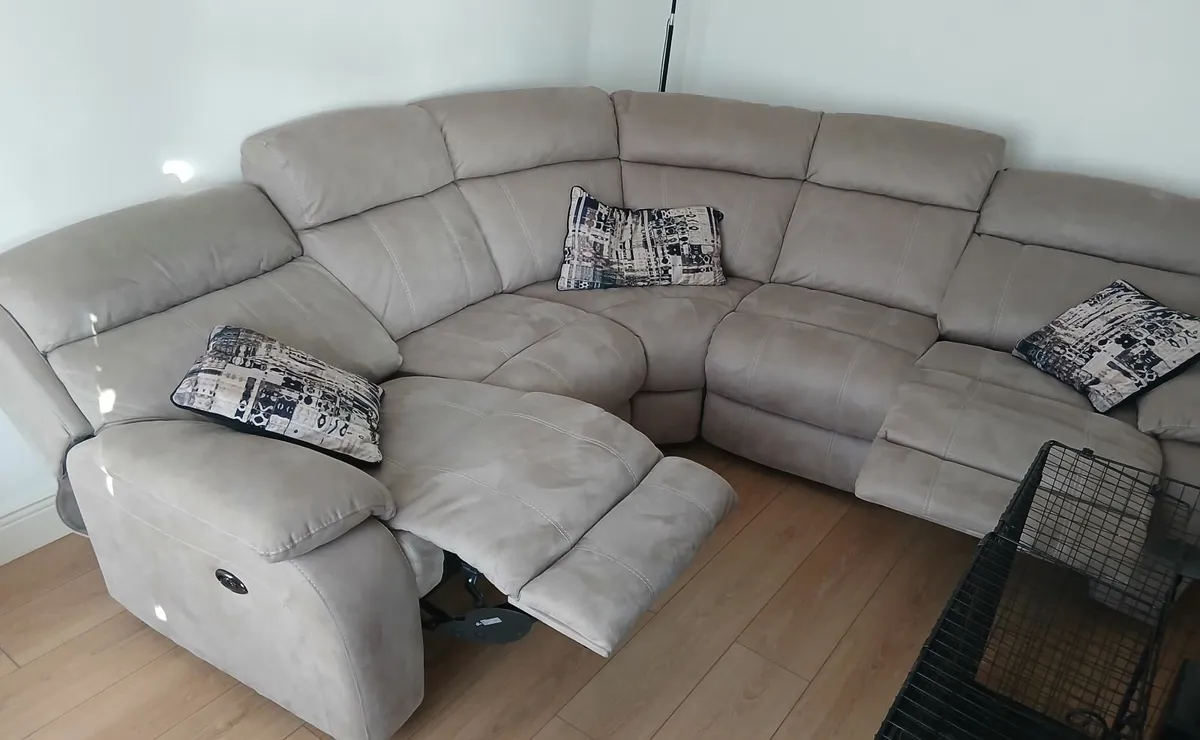 Double electric Recliner sofa - Image 3
