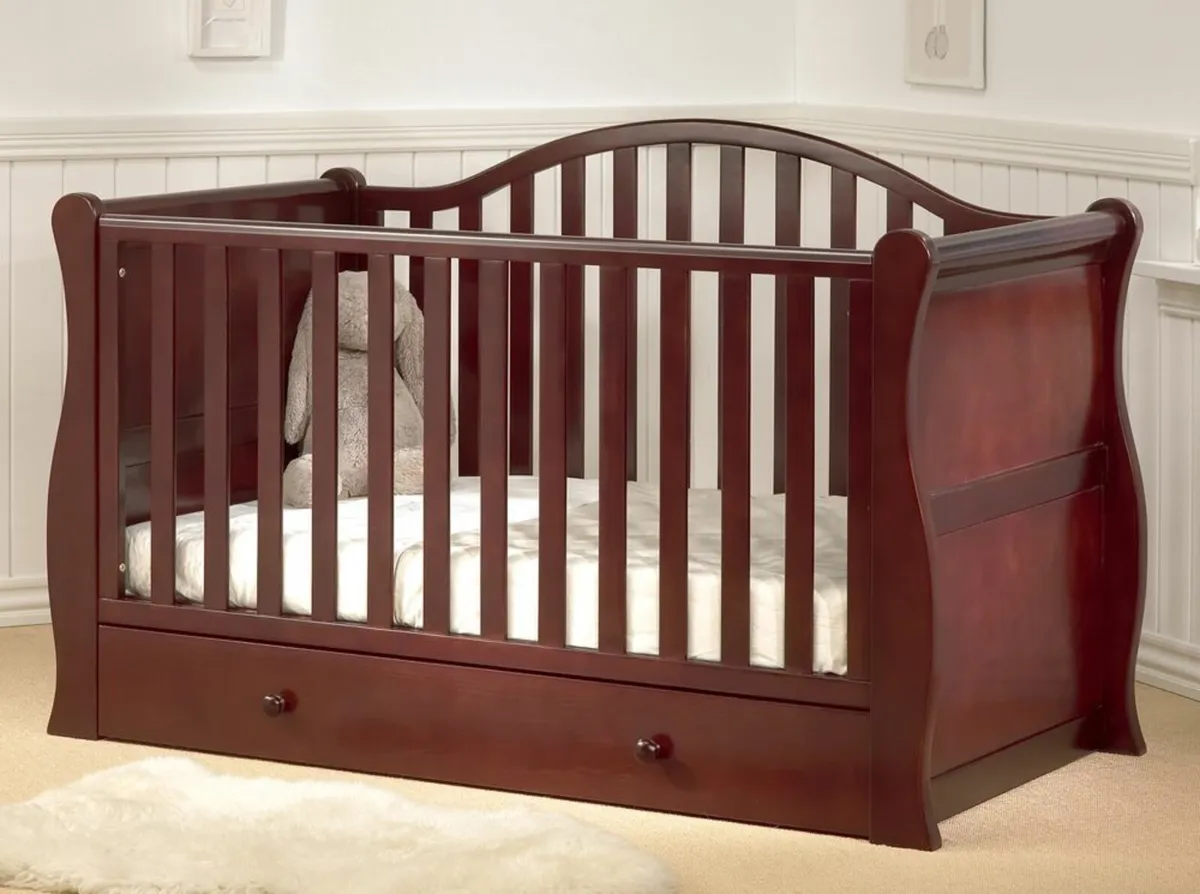 Oslo cot bed