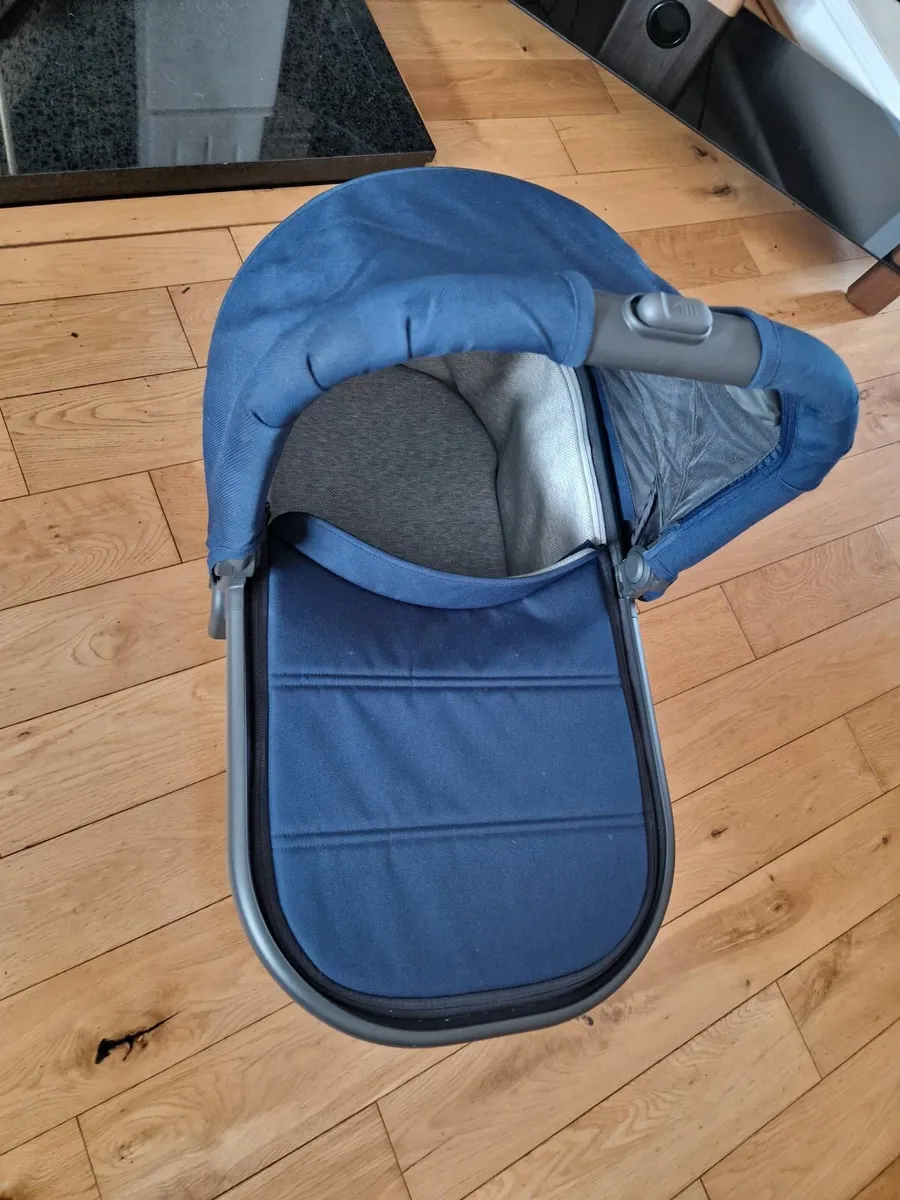 Uppababy buggie bassinet - Image 3