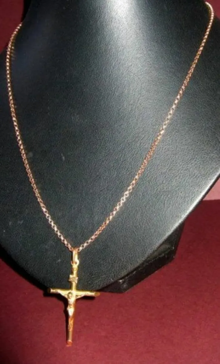 Vintage Hallmarked 9ct Gold Crucifix and Chain - Image 2