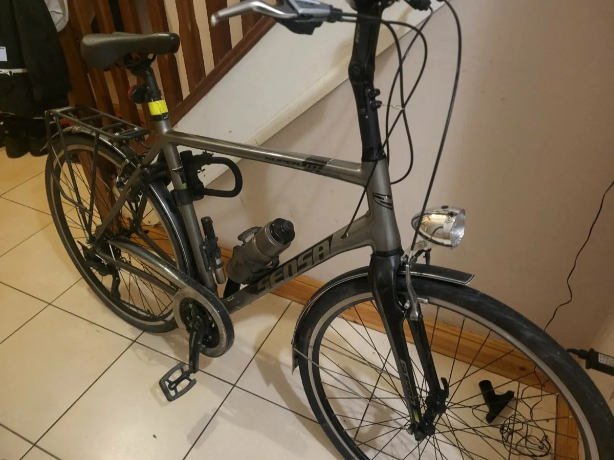 hybrid bike - Image 1