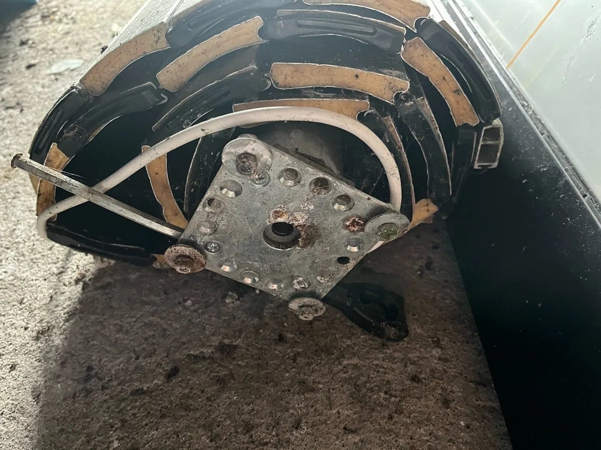 Roller door for shed - Image 4