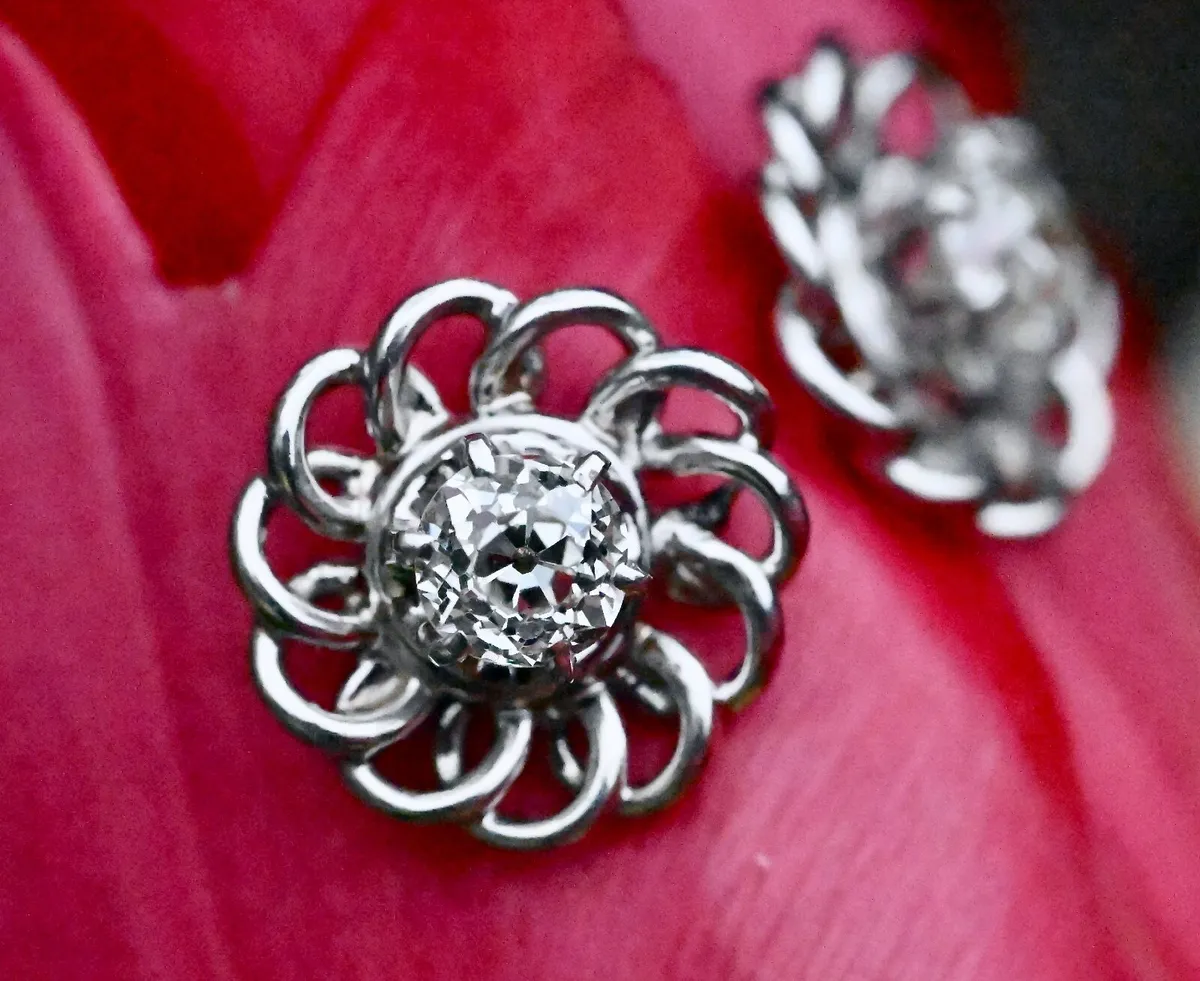 Vintage Diamond Stud Earrings - 18ct - Image 1