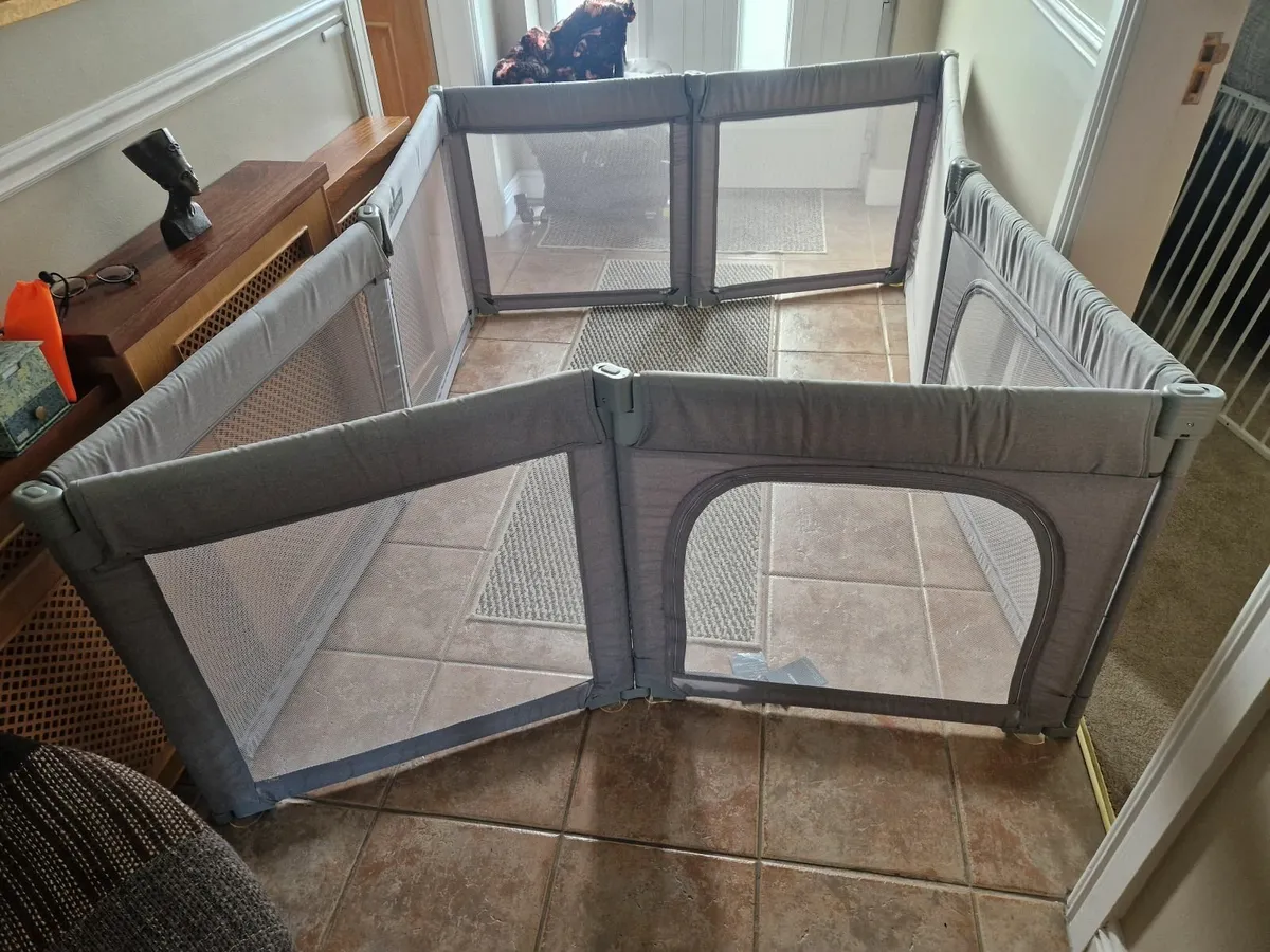 Baby playpen - Image 1