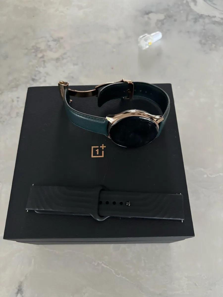 OnePlus Smartwatch - Cobalt Limited Edition - Image 3