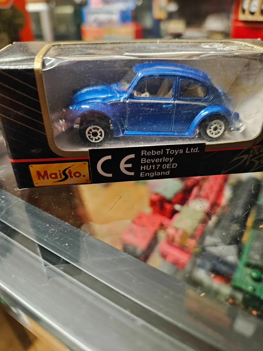Corgi Maisto VW Beetle - Image 2