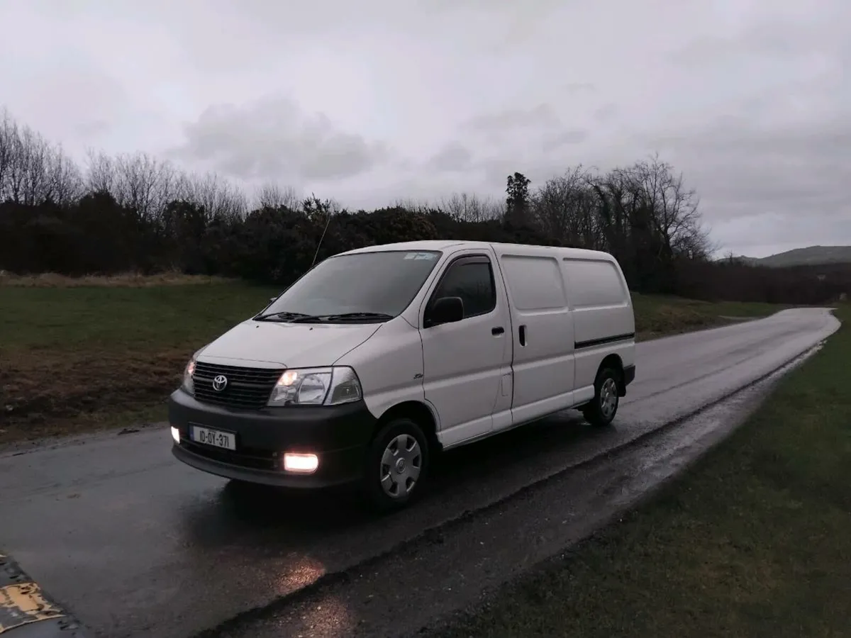 2010 hiace 1 full year cvrt and tax - Image 1