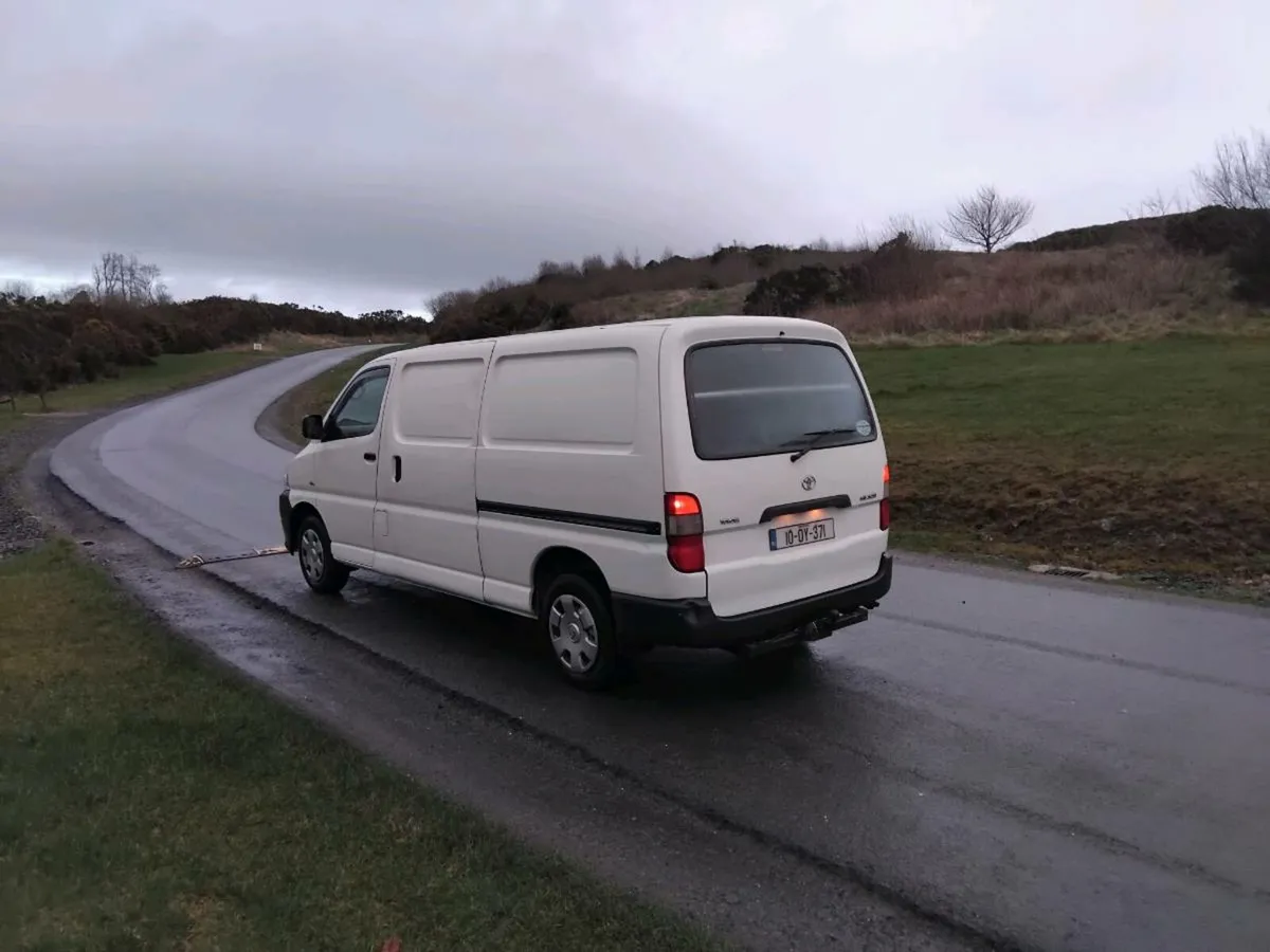 2010 hiace 1 full year cvrt and tax - Image 3