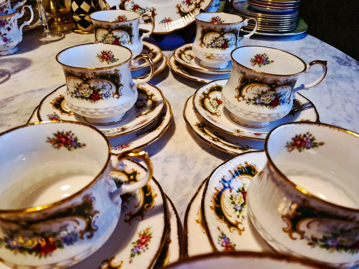 21 piece Queens tea service - Image 3