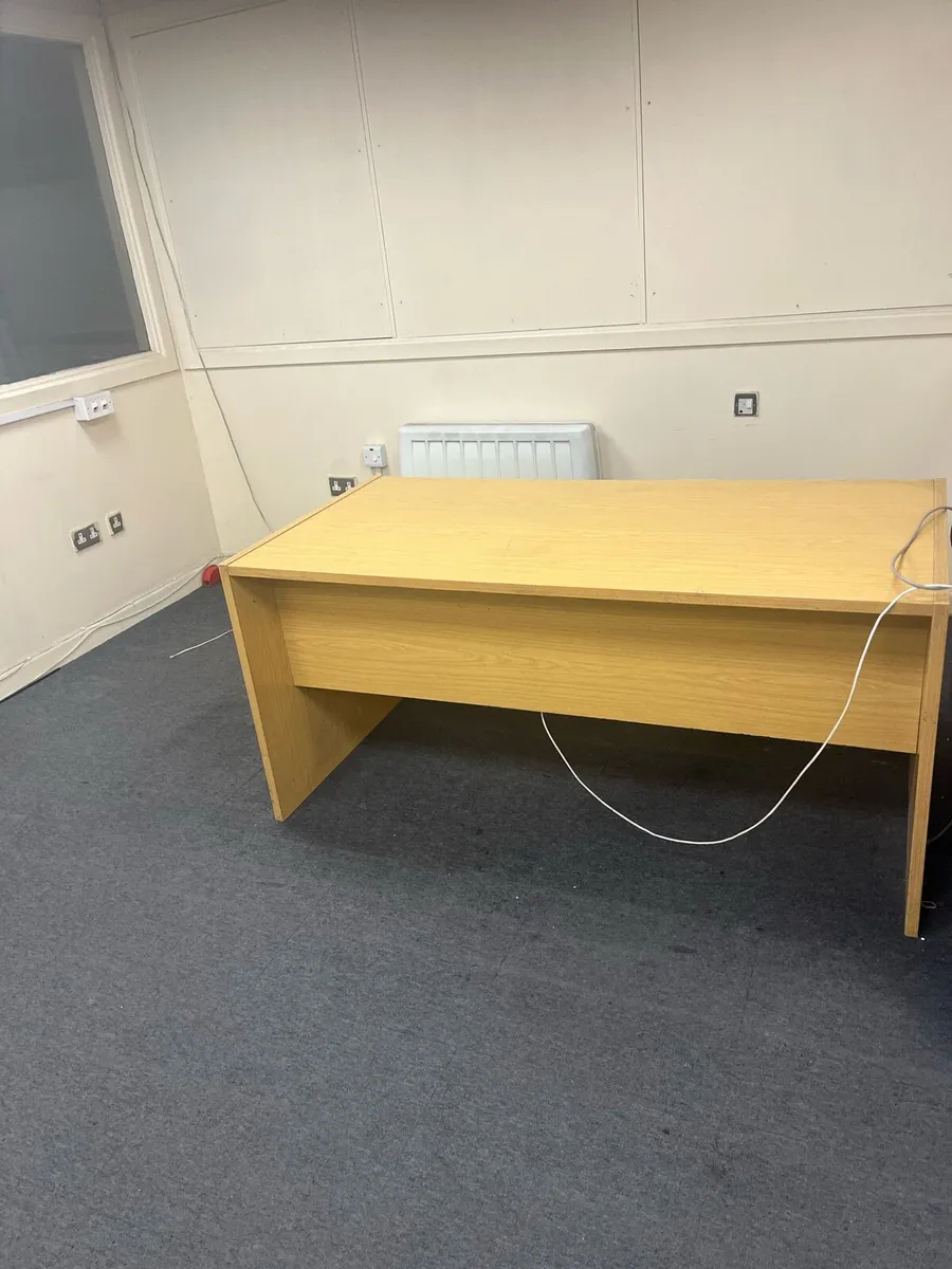 Cabinets and office furniture - Image 4