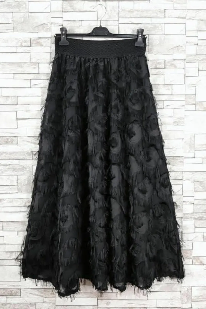 Blk feather skirt