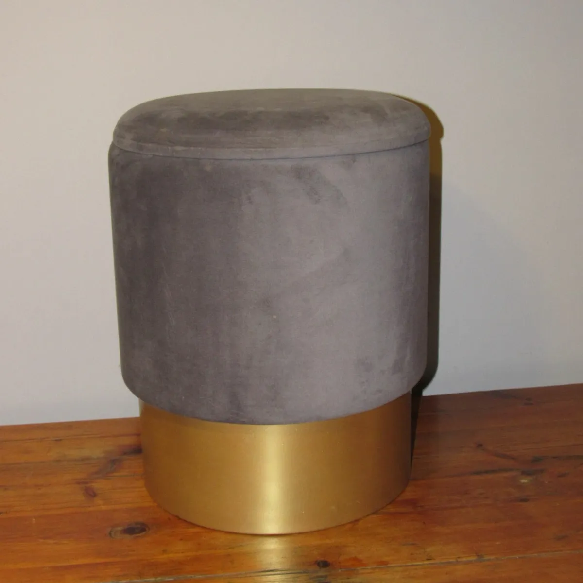 Set of 2 Velvet Storage Stools – Gold Base – €45 - Image 2