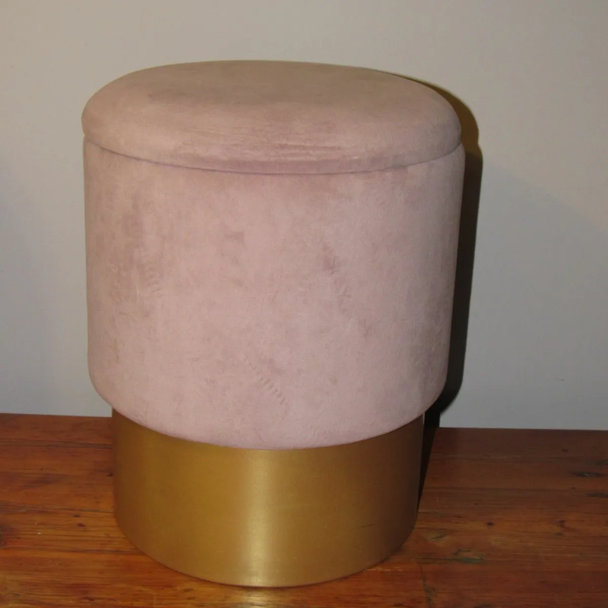 Set of 2 Velvet Storage Stools – Gold Base – €45 - Image 3